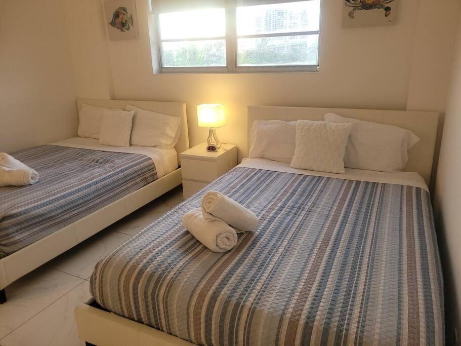 Modern 1 Bedroom Condo, Steps From Beach, Free Parking! Golden Beach Εξωτερικό φωτογραφία